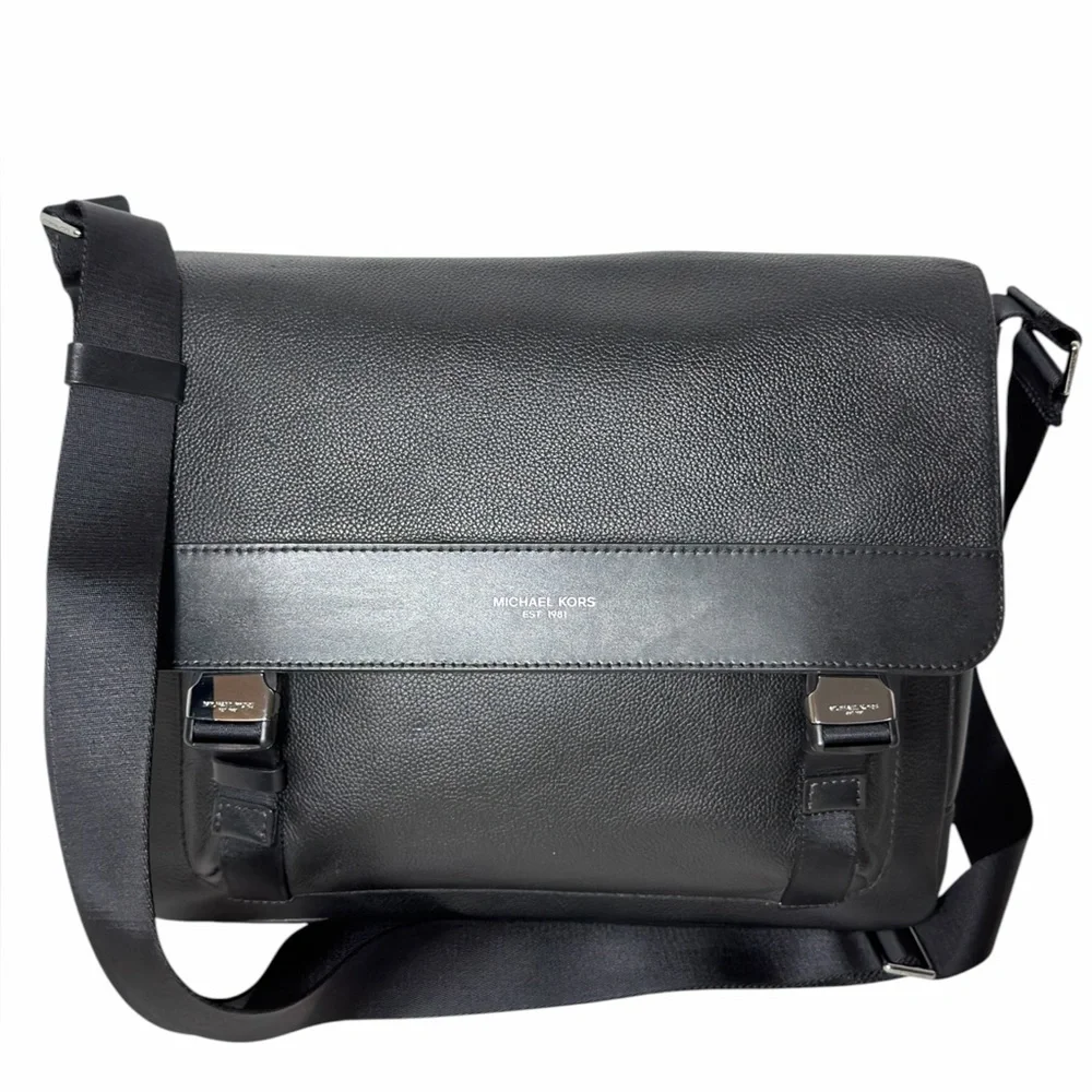 Michael Kors Greyson Black Leather Messenger Bag Crossbody Laptop Work Medium